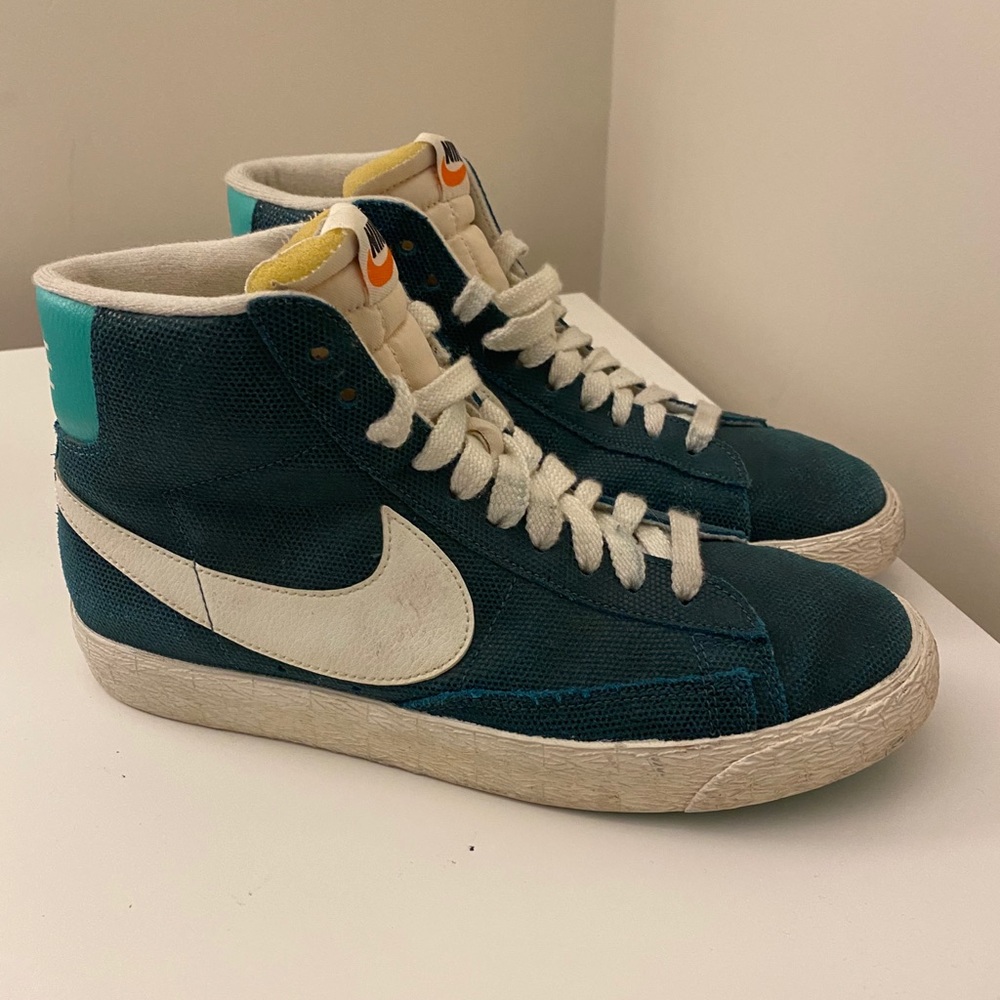 Nike vintage high tops